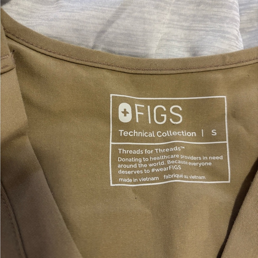 Women’s FIGS Scrub Set - Brown/Tan